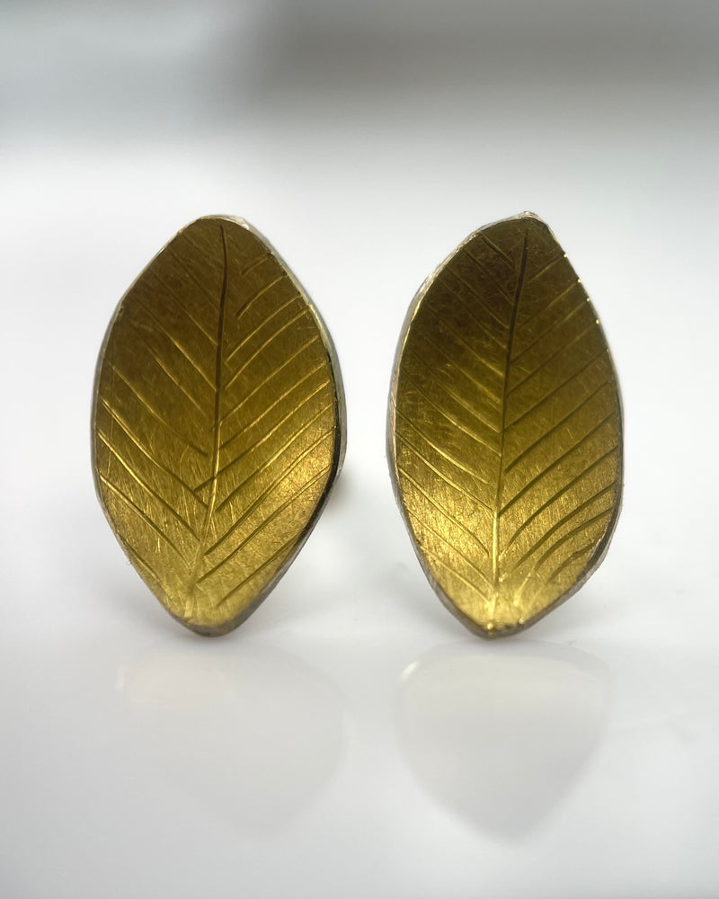 Himatsingka Small Leaf Earrings