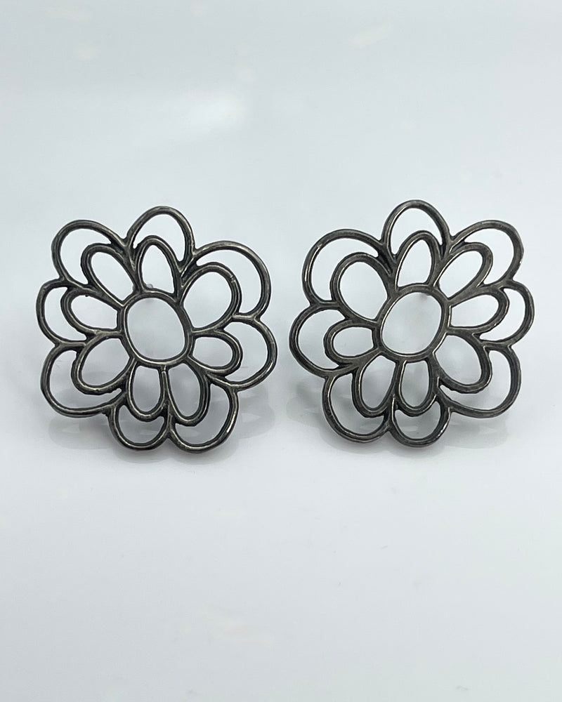 Himatsingka Large Kellie Flower Earring