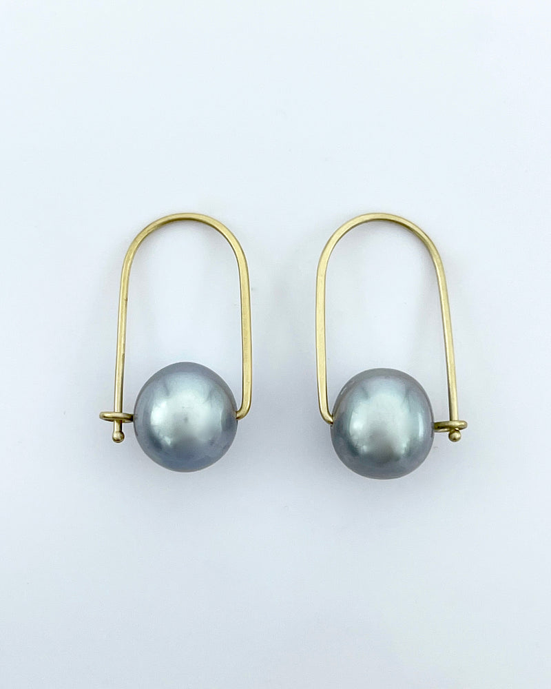Carla Caruso Wide Pearl Arch Earrings