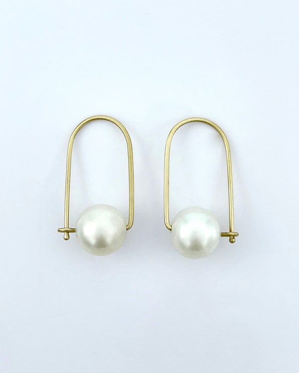 Carla Caruso Wide Pearl Arch Earrings